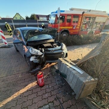 69-Jährige Autofahrerin missachtet Vorfahrt
