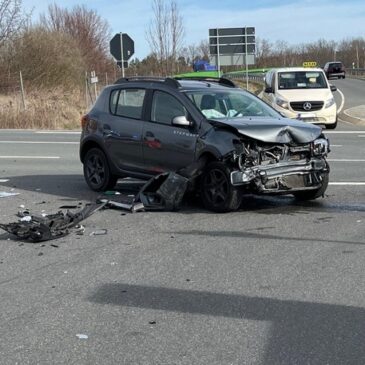 Zusammenstoß nach Vorfahrt-Missachtung auf der L 84