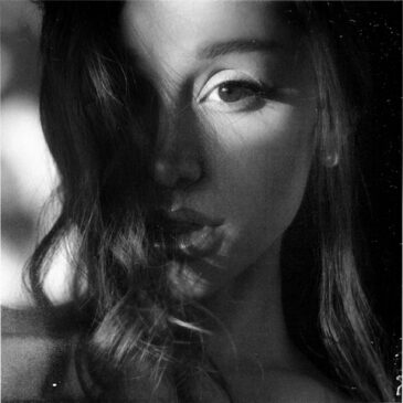 Ariana Grande veröffentlicht ihre neue Single “hate that i made you love me” aus ihrem kommenden Album “petal”