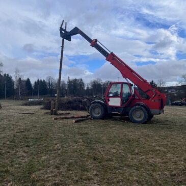 Jugendliche bei Vorbereitungen zum Osterfeuer schwer verletzt