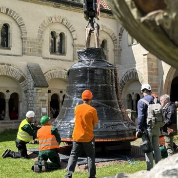 Ministerpräsident Sven Schulze bei Präsentation der Glocke „Credamus“ in Magdeburg