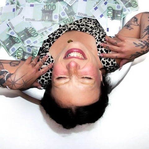 VICKY veröffentlicht ihre neue Single & Video “good girls”