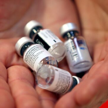 Gesundheits-ministerium begrenzt Auslieferung von Biontech-Impfstoff
