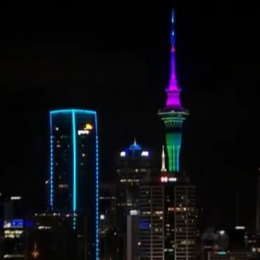 Frohes neues Jahr, Neuseeland! Auckland begrüßt 2022 mit einer Lichtershow