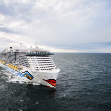 Neues Kreuzfahrtschiff AIDAcosma läuft heute erstmals in Hamburg ein
