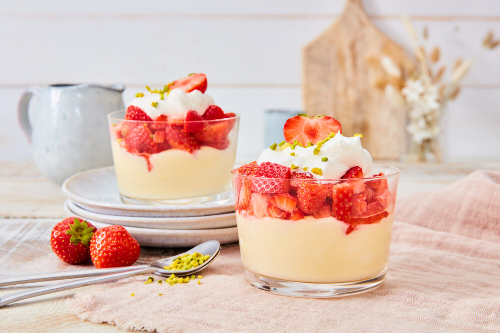 Dessertgrüße von Dr. Oetker: Vanillepudding mit Erdbeeren ...