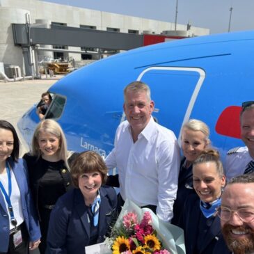 Saisonauftakt auf Zypern: Neue Boeing 737-8 heißt „Larnaca“