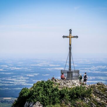 Gipfelglück für alle: Die Chiemgauer Bergbahnen ermöglichen entspannte Wandererlebnisse
