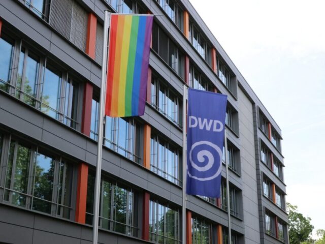 Deutscher Wetterdienst hisst Flagge der Vielfältigkeit