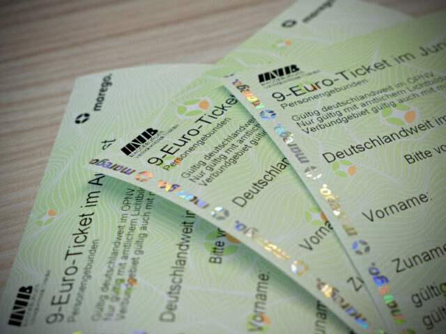 MVB verlängert 9-Euro-Ticket: Bei Abo-Abschluss gibt’s vierten Monat oben drauf