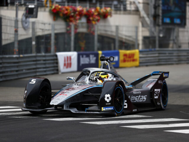 Doppelte Herausforderung für das Mercedes-EQ Formel E Team in Berlin