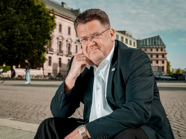 Stephan Brandner (AfD): Luxusflüge zum Schnäppchenpreis für Ministerkinder