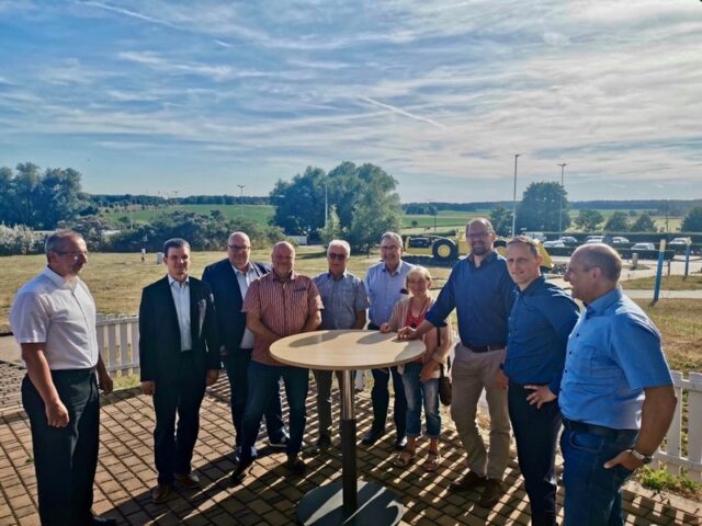 Erfahrungen ausgetauscht: Auf Einladung von Werkleiter Dr. Ulrich Scheele reden Mandatsträger mit Verantwortlichen des Kaliwerkes Zielitz