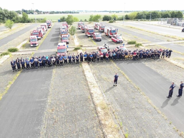 Waldbrand-bekämpfung: Feuerwehren aus dem Landkreis Börde sind heute (22. Juni 2022) im Landkreis Potsdam-Mittelmark im Einsatz