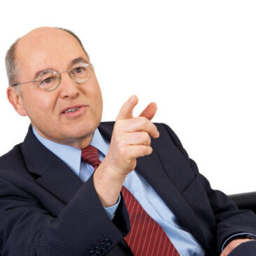 Gregor Gysi: „Denunziation kann uns die Existenz kosten“