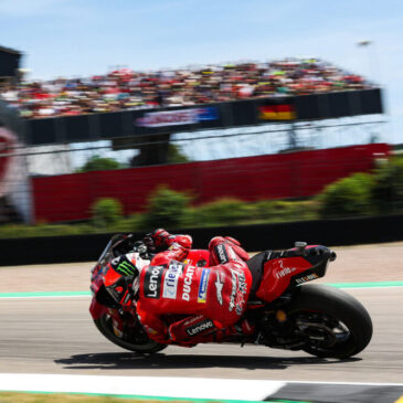 Rekordverdächtig: Francesco Bagnaia eröffnet MotoGP-Spektakel am Sachsenring mit Bestzeit