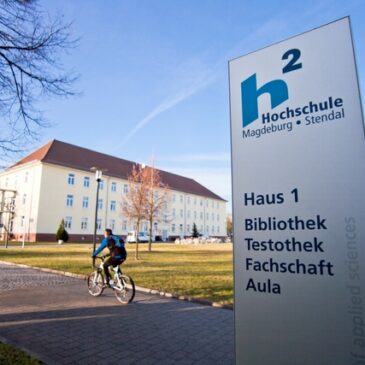 Studiengänge, Go-Karts und Free Jump / Campus Day für die Studieninformation an der Hochschule in Magdeburg