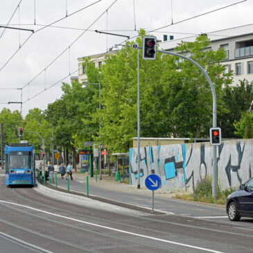 Einfach und sicher ein- und aussteigen: MVB bedient die barrierefrei umgebaute Haltestelle Thiemstraße