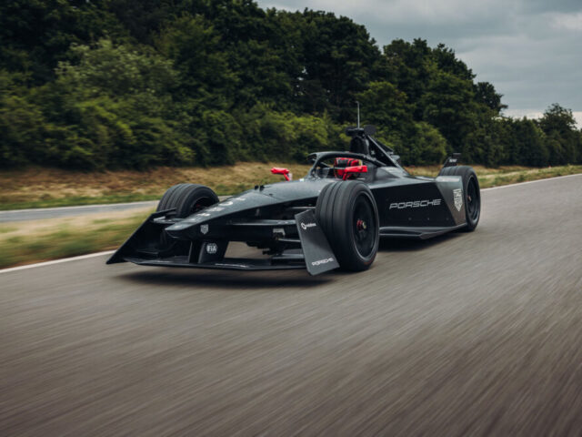 Neuer Gen3-Rennwagen von Porsche erstmals auf der Teststrecke