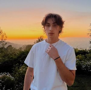 Johnny Orlando veröffentlicht seine neue Single “Blur” aus seinem kommenden Debütalbum