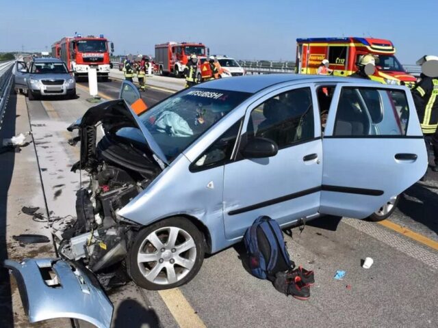 Schwerer Verkehrsunfall mit insgesamt 5 verletzten Personen auf der A2