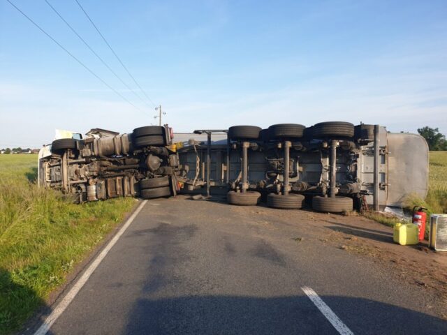 Freiwillige Feuerwehr Wolmirstedt rettet eingeklemmte LKW-Fahrerin