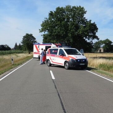 Landkreis Stendal: Tragischer Verkehrsunfall auf der L2 – Radlader überfährt Fahrradfahrer
