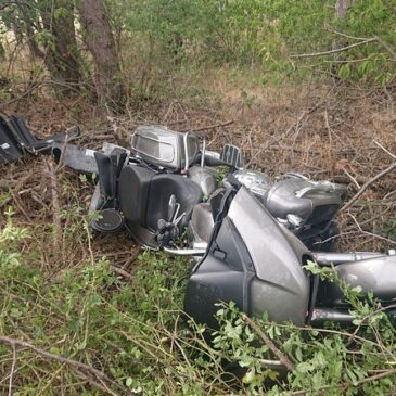 Motorradfahrer kommt von Straße ab und wird schwer verletzt