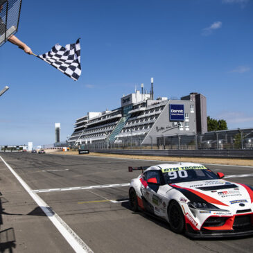 Zweifach-Sieg am Nürburgring: Tim Heinemann gewinnt auch das Sonntagsrennen zur DTM Trophy