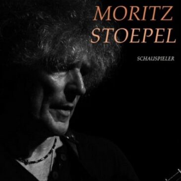Literarisch-musikalischer Abend: Schauspieler Moritz Stoepel gastiert heute in der Stadtbibliothek Magdeburg