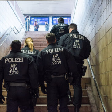 Starke Frequentierung des Hauptbahnhofes Magdeburg am Freitag aufgrund des Fußballfan-reiseverkehrs