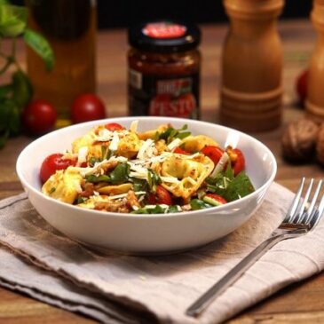 Von Panzanella bis Tortellini-Salat: Leckere Salatideen mit aromatischen Tomaten