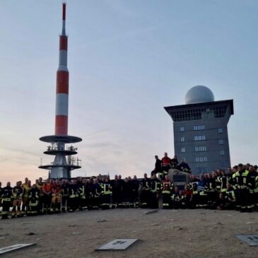 Einsatzauftrag erfüllt: Feuerwehren aus dem Landkreis Börde Sonntagabend abgelöst / Waldbrandbekämpfung im Harz läuft auch am Montag auf Hochtouren
