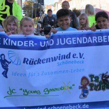 Weltkindertag 2022: „Ein Lächeln geht durch die Stadt“ / Rückenwind e.V. Schönebeck organisiert Aktionstag