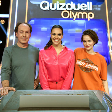 Ku´Damm-Stars gegen den Olymp: Emilia Schüle und Ulrich Noethen raten bei Esther Sedlaczek / „Quizduell-Olymp“ heute um 18:50 Uhr im Ersten