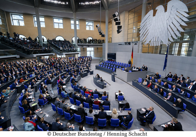 Heute im Bundestag: Chancen-Aufenthaltsrecht umstritten