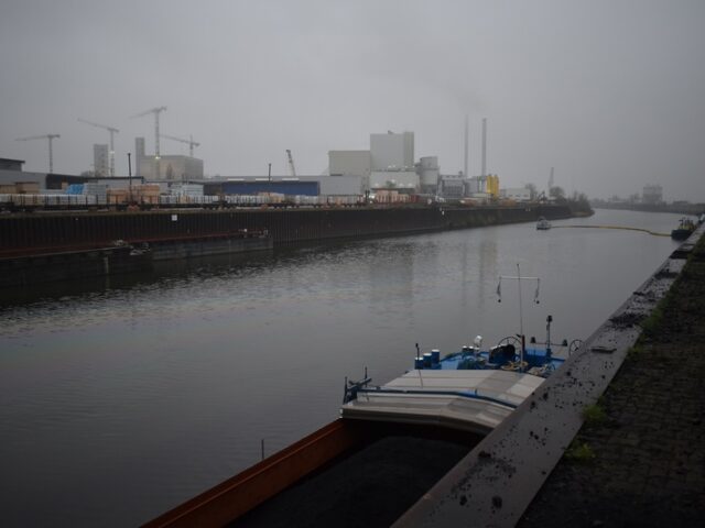 Gewässerverunreinigung im Zweigkanal Magdeburg