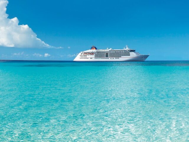 Hapag-Lloyd Cruises zelebriert Weihnachten und Silvester zwischen Feuerland und Eismeer