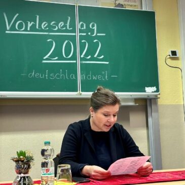 Bundesweiter Vorlesetag: Justizministerin Franziska Weidinger macht mit und diskutiert mit Schülern