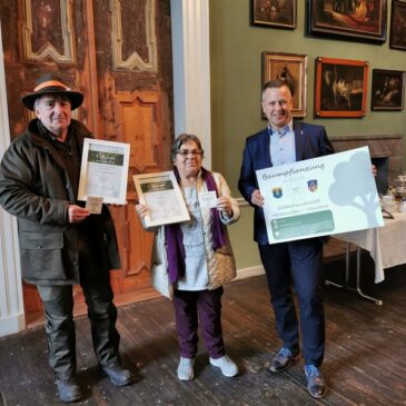 Partnerstadt Viernheim und Landtagspräsident Dr. Gunnar Schellenberger spendieren Bäume