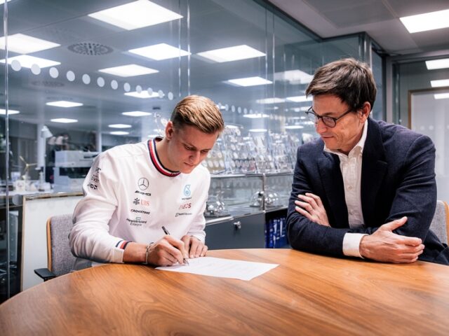 Mercedes-AMG PETRONAS F1 Team verpflichtet Mick Schumacher als Ersatzfahrer für 2023