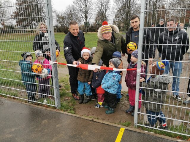 Wedringen: Neuer Bolzplatz übergeben und Jugendclub wieder eröffnet
