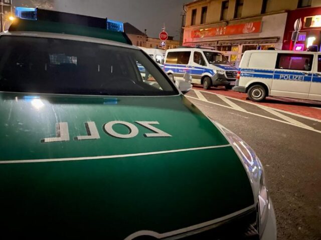 Polizeirevier Salzlandkreis: Umfangreiche Kontrollen von Bars in Schönebeck