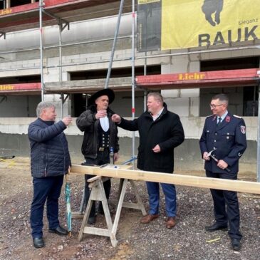 Gerätehaus der Freiwilligen Feuerwehr Barleben: Die Richtkrone ist gesetzt