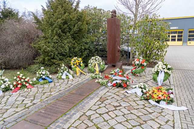 Gemeinsames Gedenken an die Opfer des Nationalsozialismus am Mahnmal „Magda“