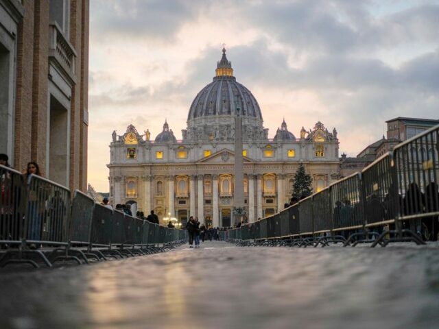 ZDF überträgt Trauerfeier für Papst Benedikt XVI. live