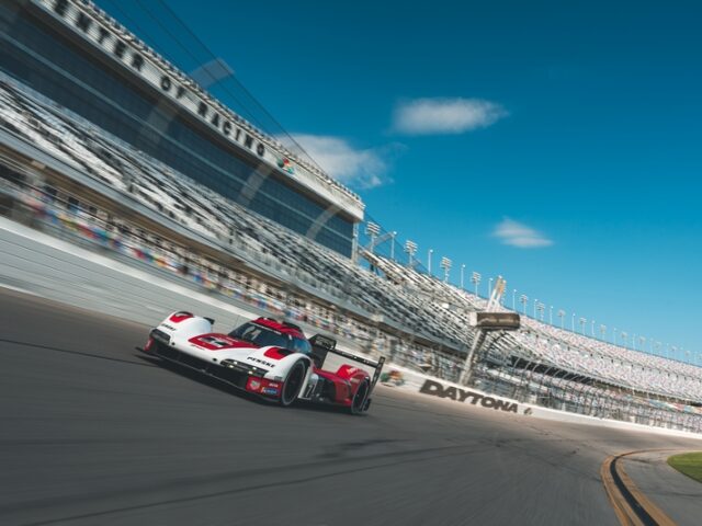 Rennpremiere für den neuen Porsche 963 in Daytona