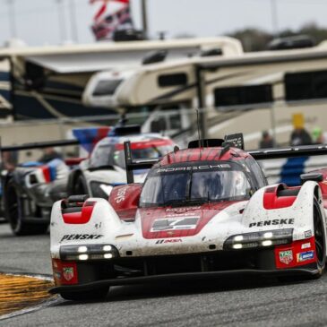 Erste Führungskilometer für Porsche Penske Motorsport in Daytona