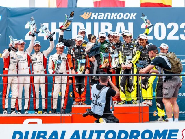 Sieg und Platz drei bei den 24H Dubai: BMW M Team WRT feiert gelungene Premiere mit dem BMW M4 GT3