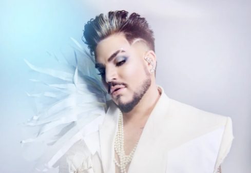 Adam Lambert veröffentlicht sein Musikvideo  zu „Holding Out for a Hero“